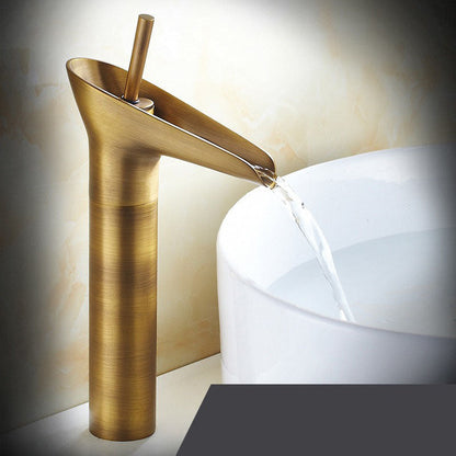 Badkamerkraan - AquaFlow - Antiek Messing - Waterval Design