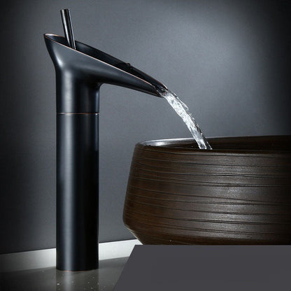 Badkamerkraan - AquaFlow - Antiek Messing - Waterval Design